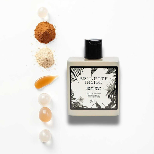 Flacone di Brunette Inside™ shampoo per capelli castani con formula idratante e illuminante